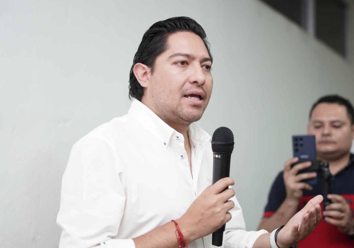 Julio Ibañez, el “espía, el único periodista mexicano que ya se encuentra en San Pedro Sula siguiéndole los pasos a la selección de Honduras. 