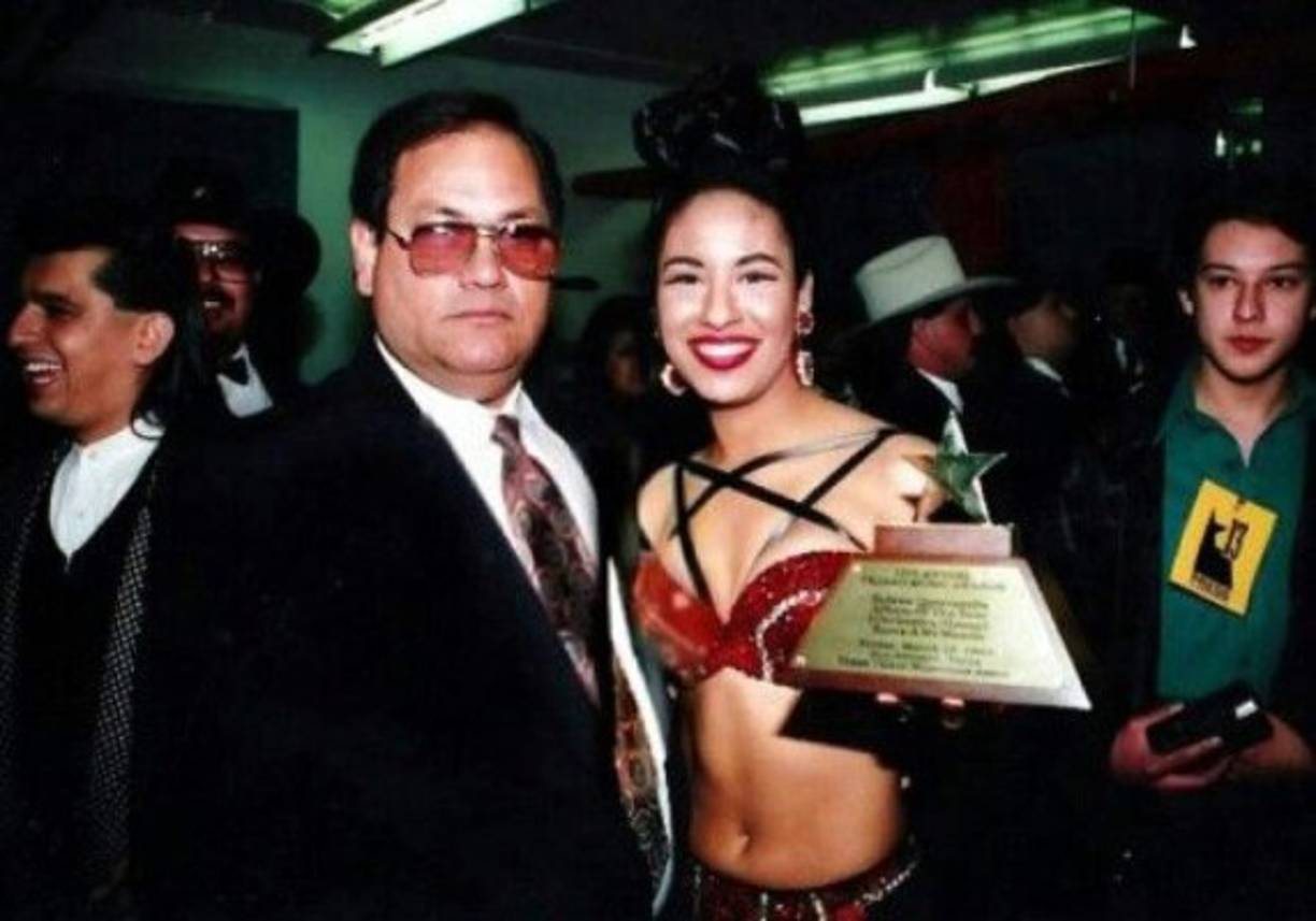 Su familia es Testigo de Jehová, así que no celebran ningún tipo de fiestas. Su padre, Abraham Quintanilla, expresó que le alegra que el mundo recuerde a Selena, pero 'Nosotros nos acordamos de mi hija todos los días, no necesitamos un día especial para recordarla'.