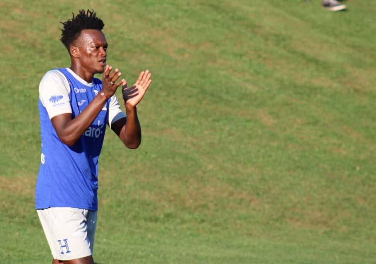 Félix Crisanto: Lateral derecho del Olimpia que no sería tomado en cuenta para los choques de la H del mes de octubre por la octagonal de Concacaf.