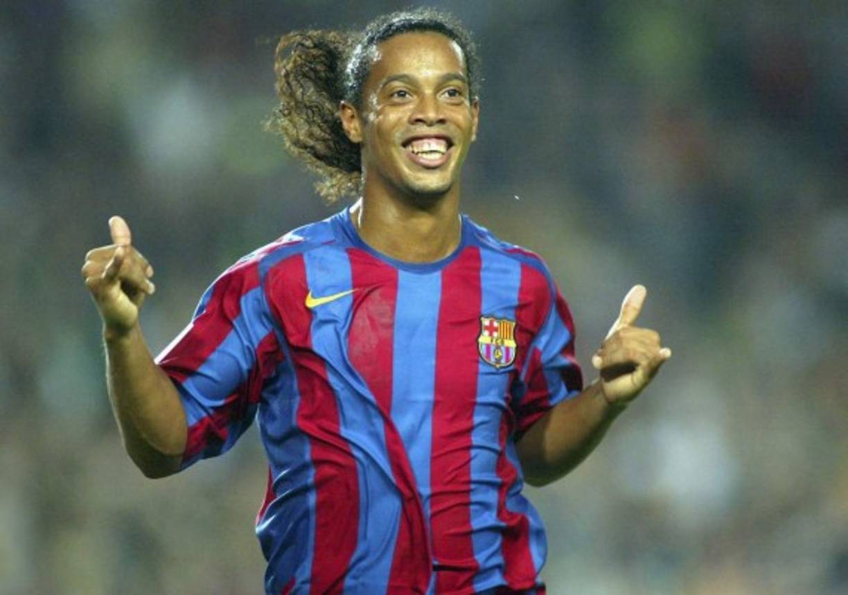 El brasileño Ronaldinho Gaúcho, exjugador del Barcelona, de España, llegará el viernes a Honduras para jugar el domingo un partido amistoso con los equipos locales de Motagua y Real España, informaron hoy los organizadores. La llegada a Tegucigalpa de Ronaldo de Asis Moreira, campeón del mundo en 2002 con su selección, fue confirmada por la empresa de telefonía móvil Claro al promocionar el evento en su pagina para el domingo en el estadio Nacional de la capital hondureña