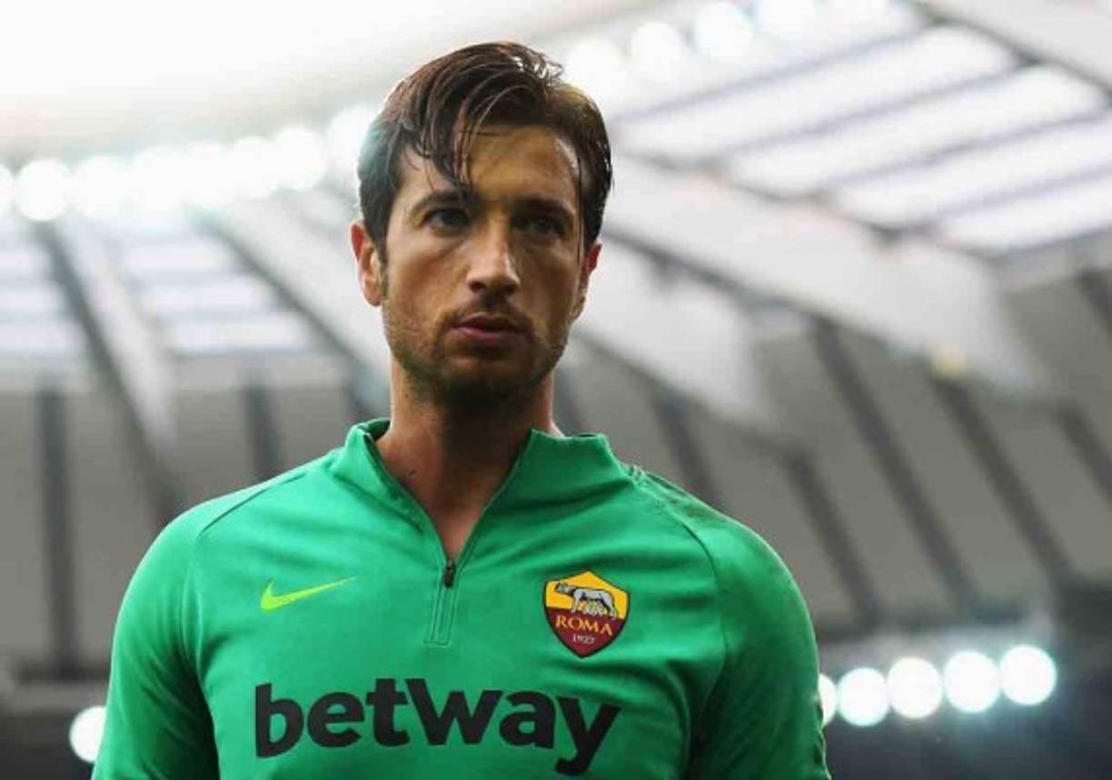 Antonio Mirante: Portero italiano de 36 años de edad, milita en la Roma y la prensa española lo vincula como posible reemplazo de Keylor Navas en Real Madrid.