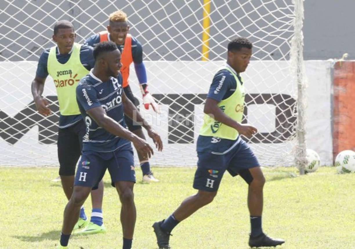 Ever Alvarado es otro que será la novedad en el 11 titular, va a reemplazar a Emilio por la banda izquierda.