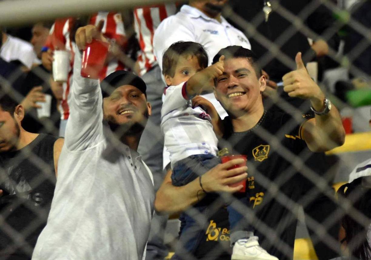 La afición de Los Potros del Olancho asistió al estadio Carlos Miranda de Comayagua para apoyar a su equipo ante Olimpia.