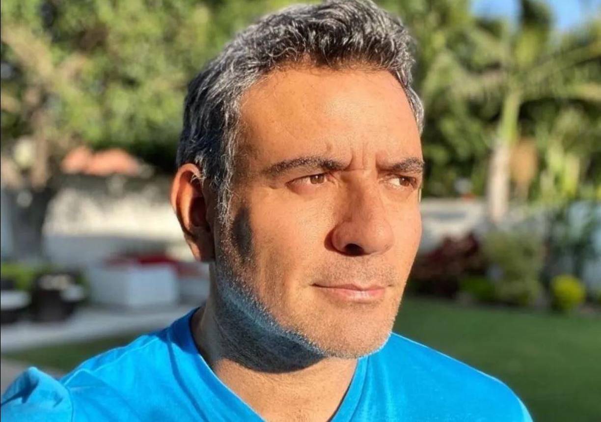 En entrevista con Yordi Rosado para el canal de YouTube de este último, Héctor Sandarti contó parte de su tormentoso pasado, marcado por una difícil juventud en la cual tuvo actitudes rebeldes hacia quienes lo rodeaban.