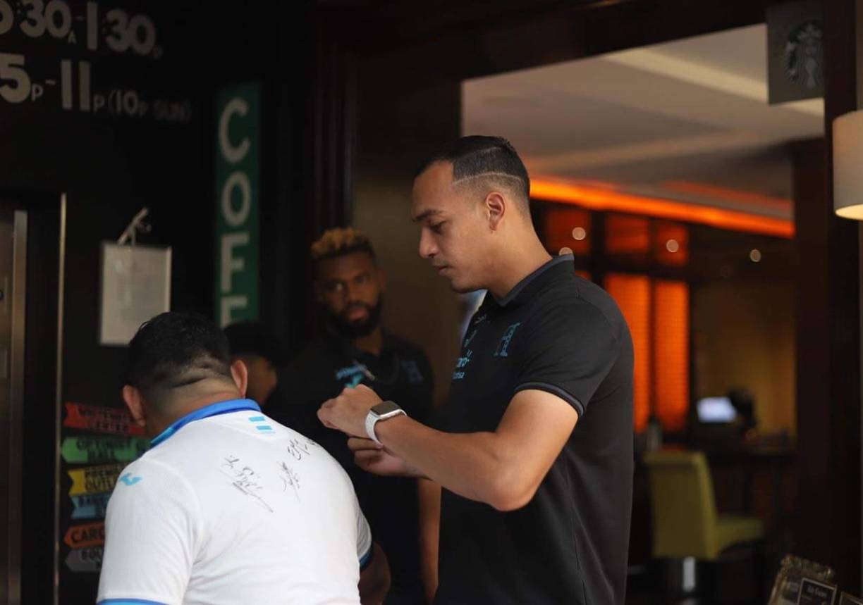 El compatriota que dejó su país para buscar un mejor futuro en el gigante norteamericano, solamente perdió la firma de Deiby Flores, quien se pasó.