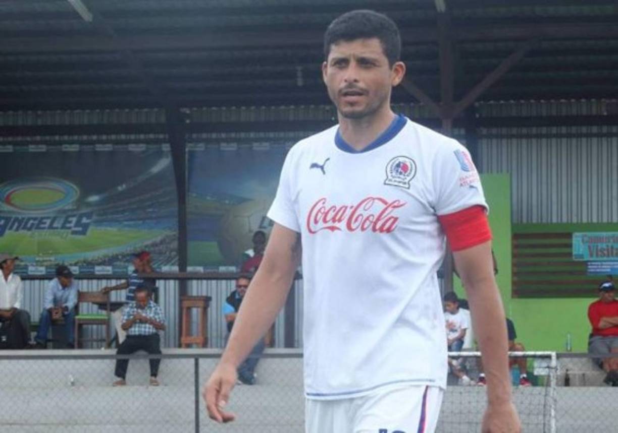 Así se vio Noel Valladares en su regreso a las canchas, ahora en veteranos del Olimpia.