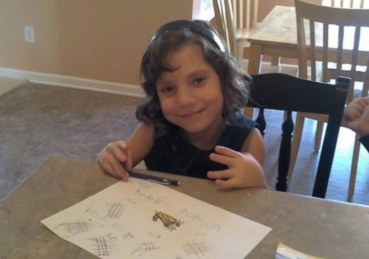 'Le estaba dando el baño y me di cuenta de que tenía vello púbico. Me quedé en shock. Me habían dicho que tenía seis años y era muy evidente que no tenía esa edad”, relató la acusada en exclusiva para el Daily Mail.