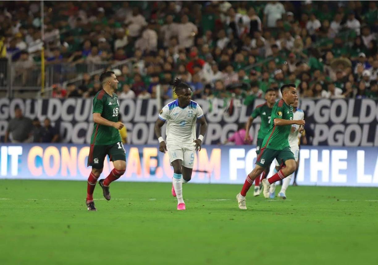 Román Rubilio Castillo también tuvo minutos en el partido frente a México.
