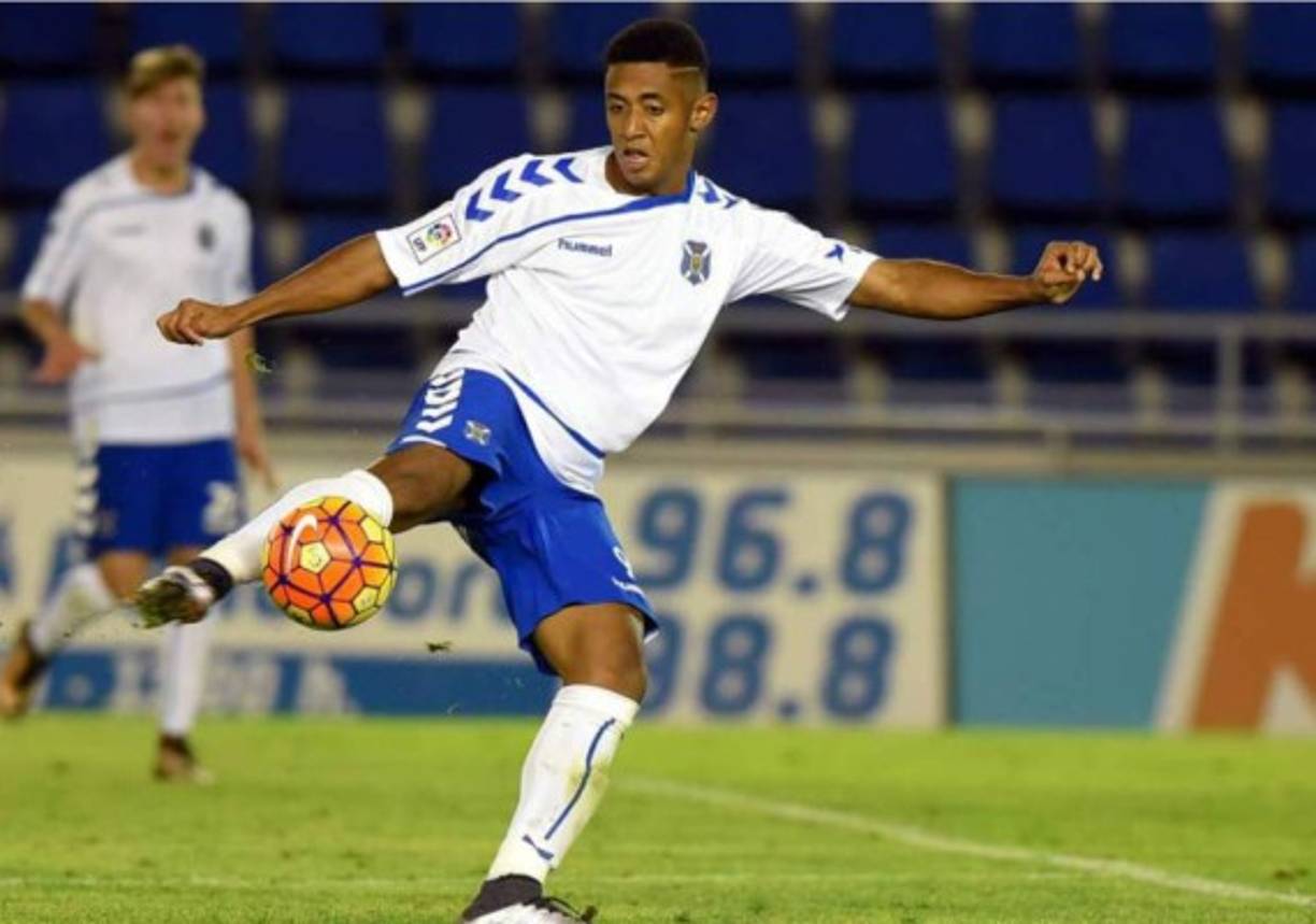 Anthony Lozano: Luego de que no pudo lograr el ascenso a primera con el Tenerife, el préstamo del Olimpia al club español se ha terminado y ahora es incierto el futuro del atacante. Aunque todo indica que será comprado, pero de momento ya se encuentra libre.
