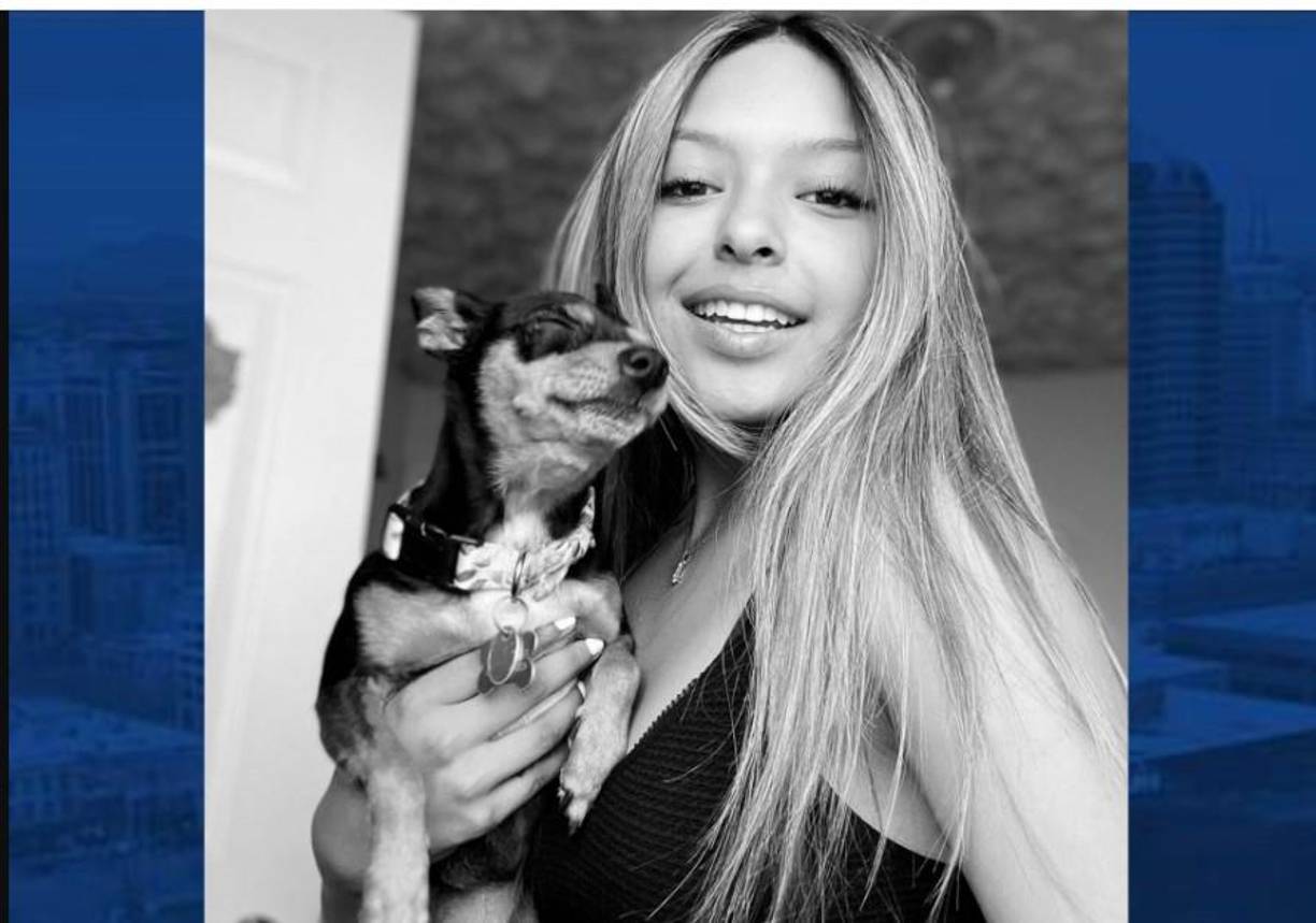 Jackie, como le decían sus amigos, corrió hacia el auto de una amiga, quien también fue baleada. 