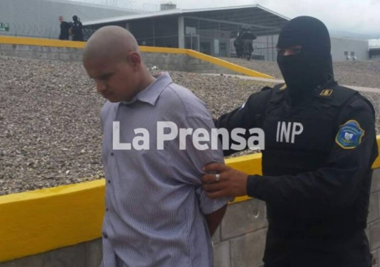 El gobierno trasladó a los internos para evitar que se sigan cometiendo delitos desde las cárceles.