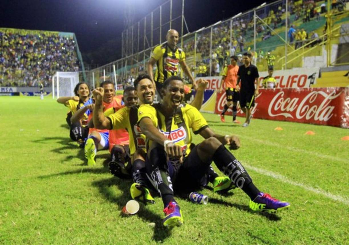 Así festejó Bryan Róchez su primer gol frente al Olimpia.