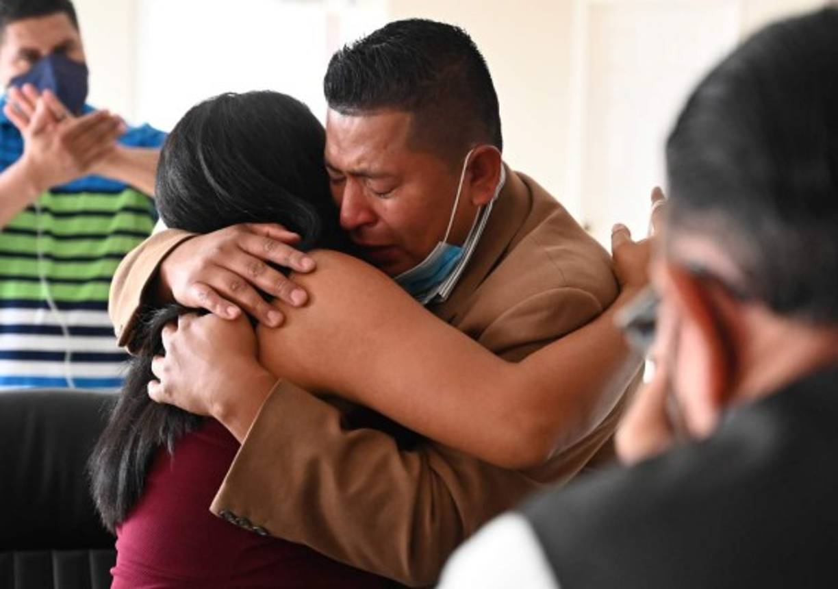 Su esposo, un comerciante de ropa y zapatos comentó que sus negocios se paralizaron dos meses por la pandemia, pero pudo retomarlos con ventas a domicilio y por internet.