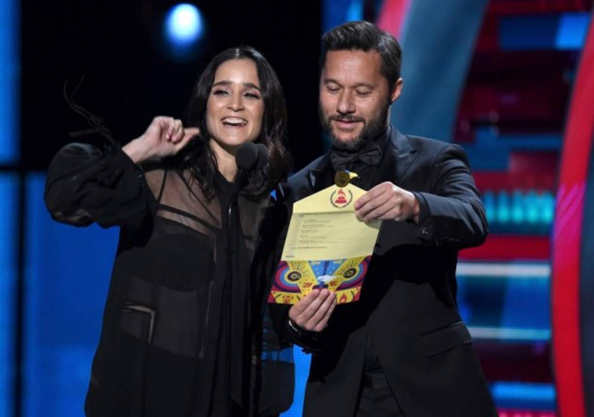 Julieta Venegas y Diego Torres.