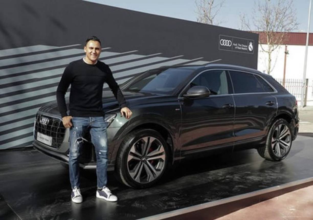 Keylor Navas eligió el modelo Q8 50 TDI quattro tiptronic en color gris daytona con un precio de 87950 euros.