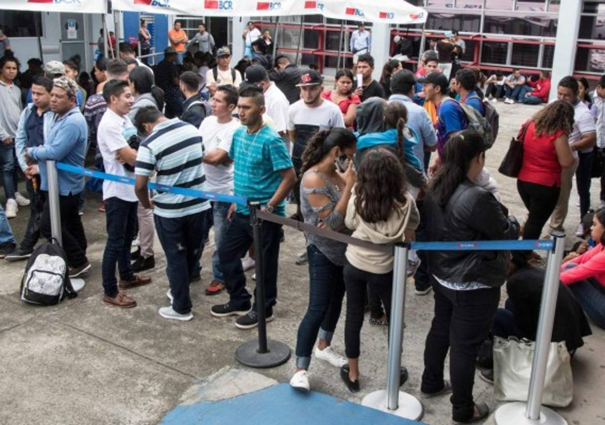 En tanto, miles de nicaragüenses continúan llegando a la frontera de Costa Rica para iniciar una nueva vida lejos de la sangrienta represión en su país.