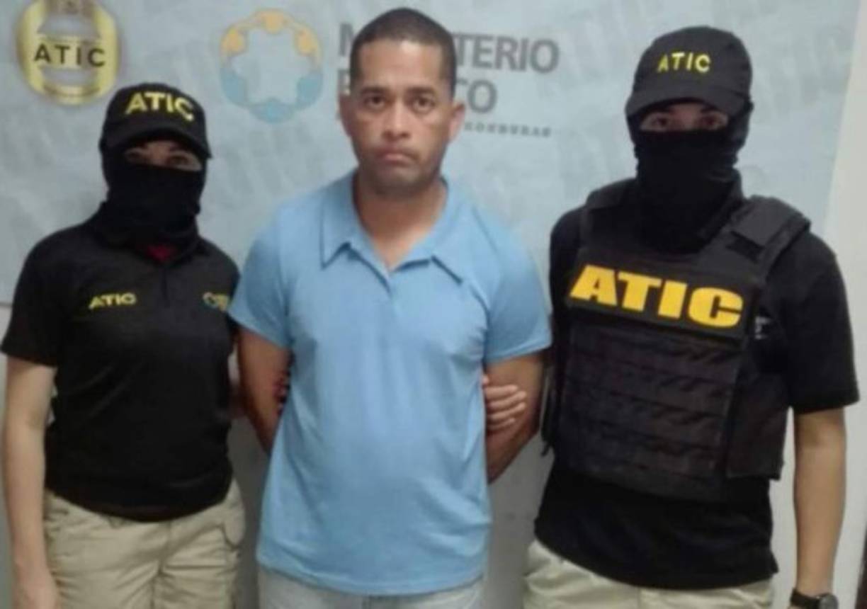 Un profesor hondureño, acusado de abusar al menos de 12 niños, fue capturado este jueves en la colonia Bográn de San Pedro Sula, en la zona norte de Honduras. El supuesto violador sexual fue identificado como Jairo Joshua Alvarado Moradel (38).