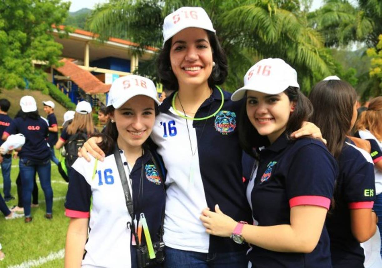 Eva Lardizábal, Alexia Claros y Estefanía Oviedo.
