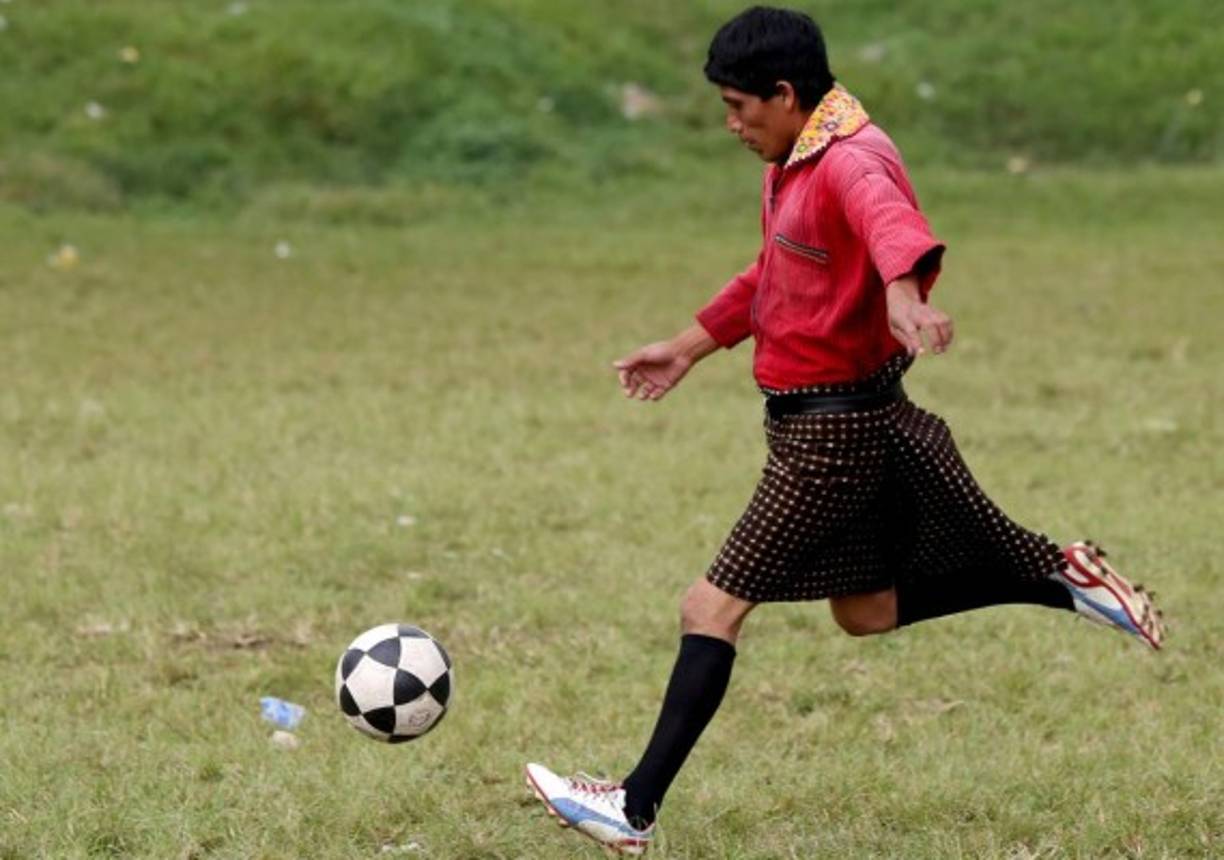 Los entrenamientos se dirigen en su totalidad en idioma Quiché. FOTO EFE/ Esteban Biba.