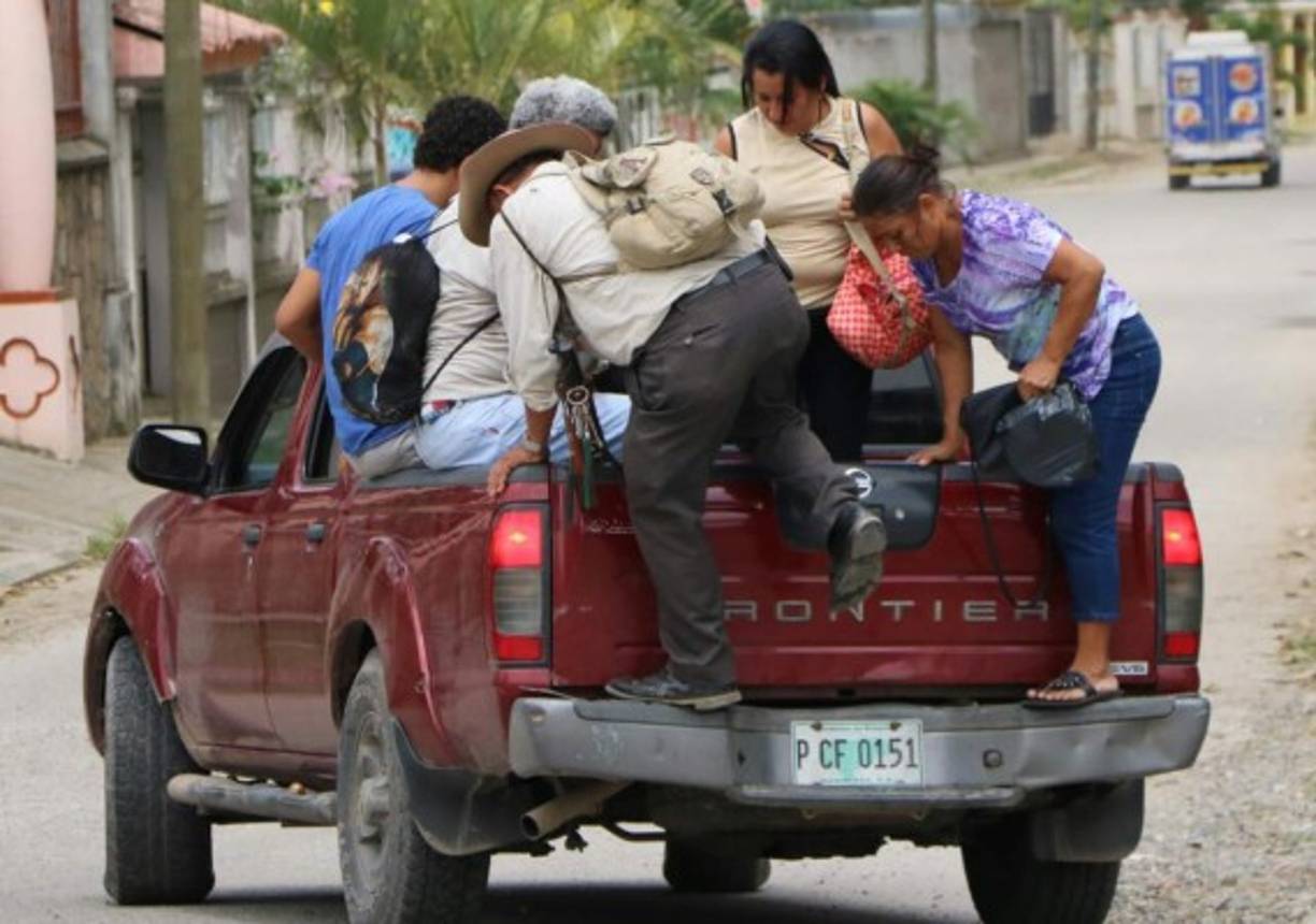 El paro de transporte, retomado este lunes a nivel nacional, provoca una serie de dificultades y complicaciones para la población que depende de este servicio para movilizarse.