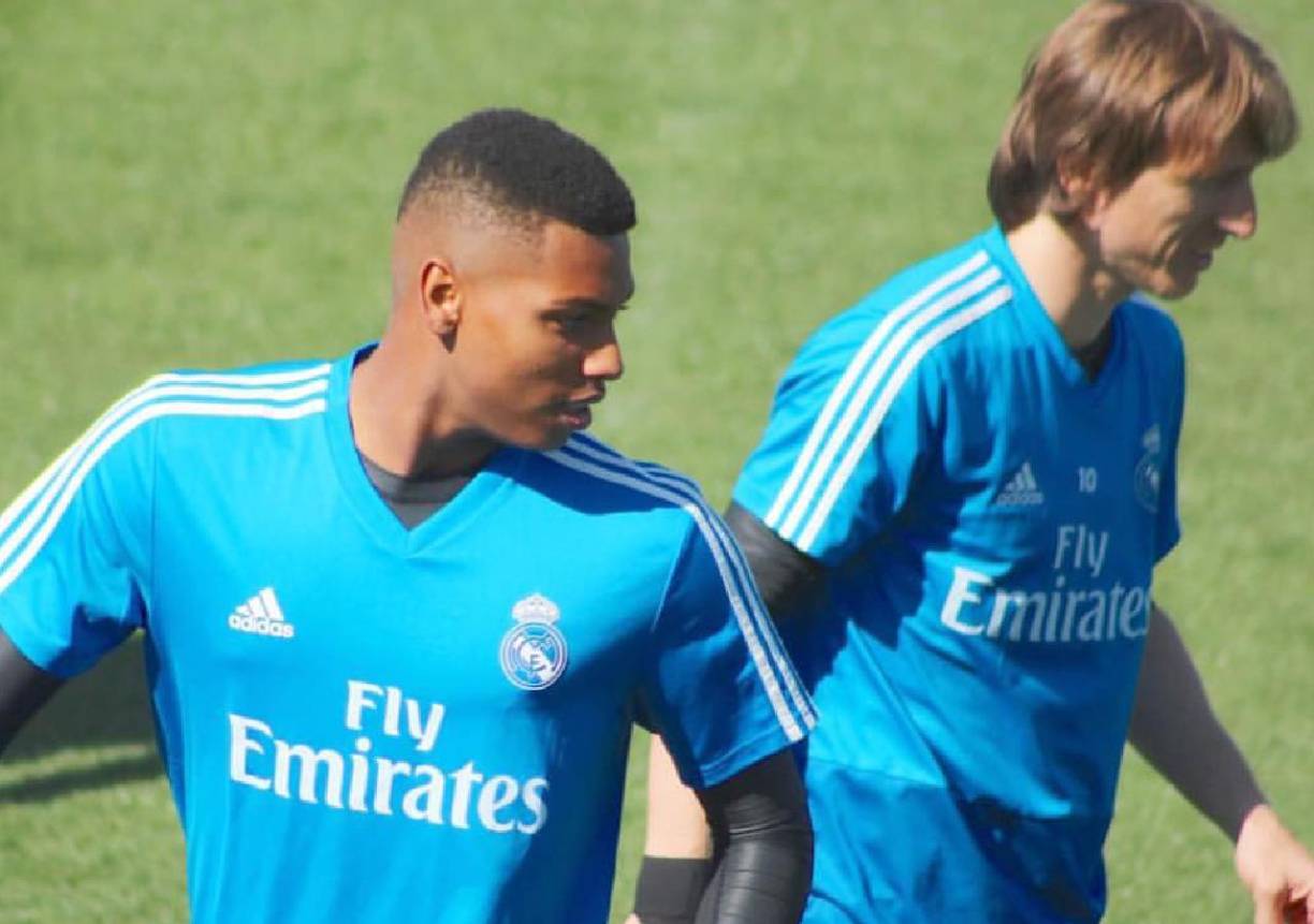 En 2021 se desligó del club blanco y firmó con el Racing de Santander, pero para reforzar a su filial. Posteriormente se fue al Avilés, para jugar en Segunda RFEF. Ramos jugó en varios equipos de primera y segunda división en España.