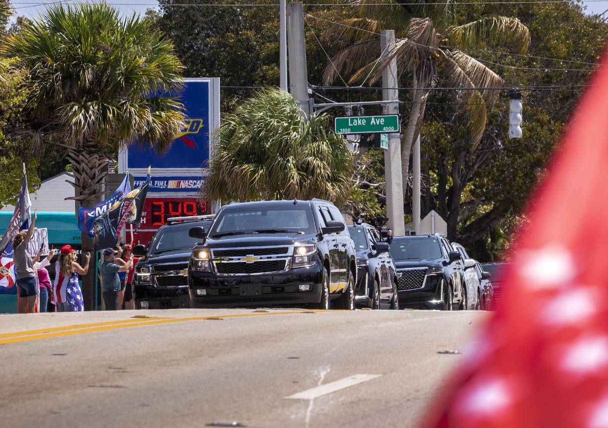 John McGuigan, un camarero de 58 años residente en New Jersey, fue uno de los pocos que asistió a la convocatoria de Cini.