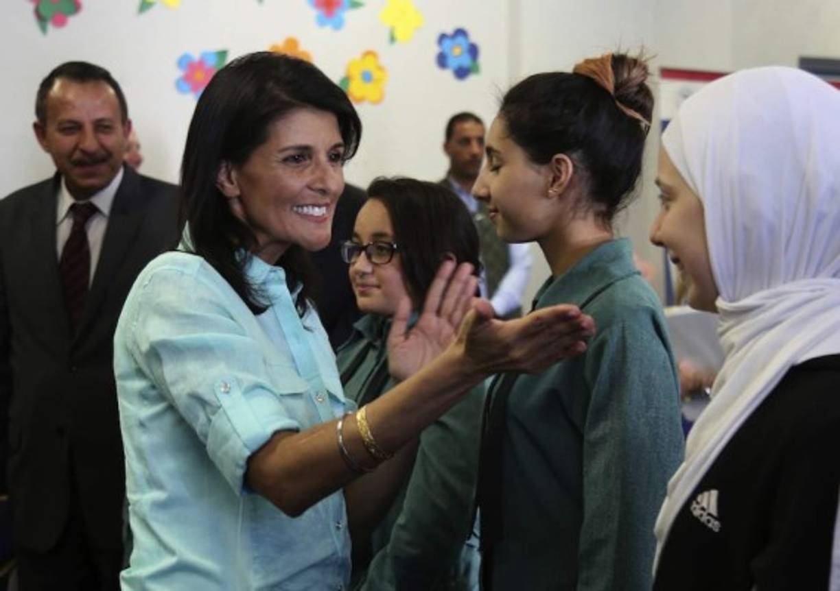 La funcionaria mostró el rostro amable de EEUU en sus giras diplomáticas alrededor del mundo y a la vez se plantó con una imagen de hierro en el Consejo de Seguridad de la ONU para arremeter contra los enemigos de Washington.