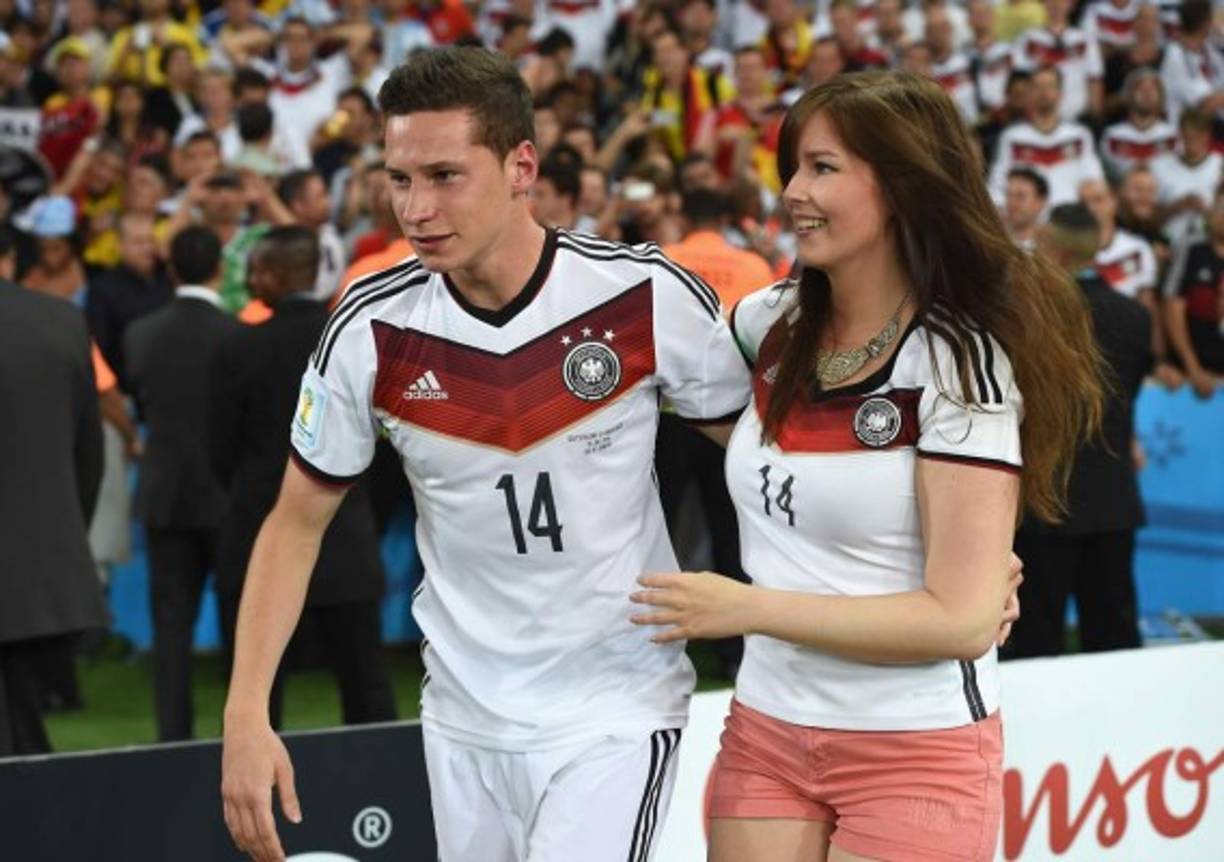 Lena Stiffel y Draxler han tenido una linda relación desde hace muchos años pero hoy el jugador está en problemas.