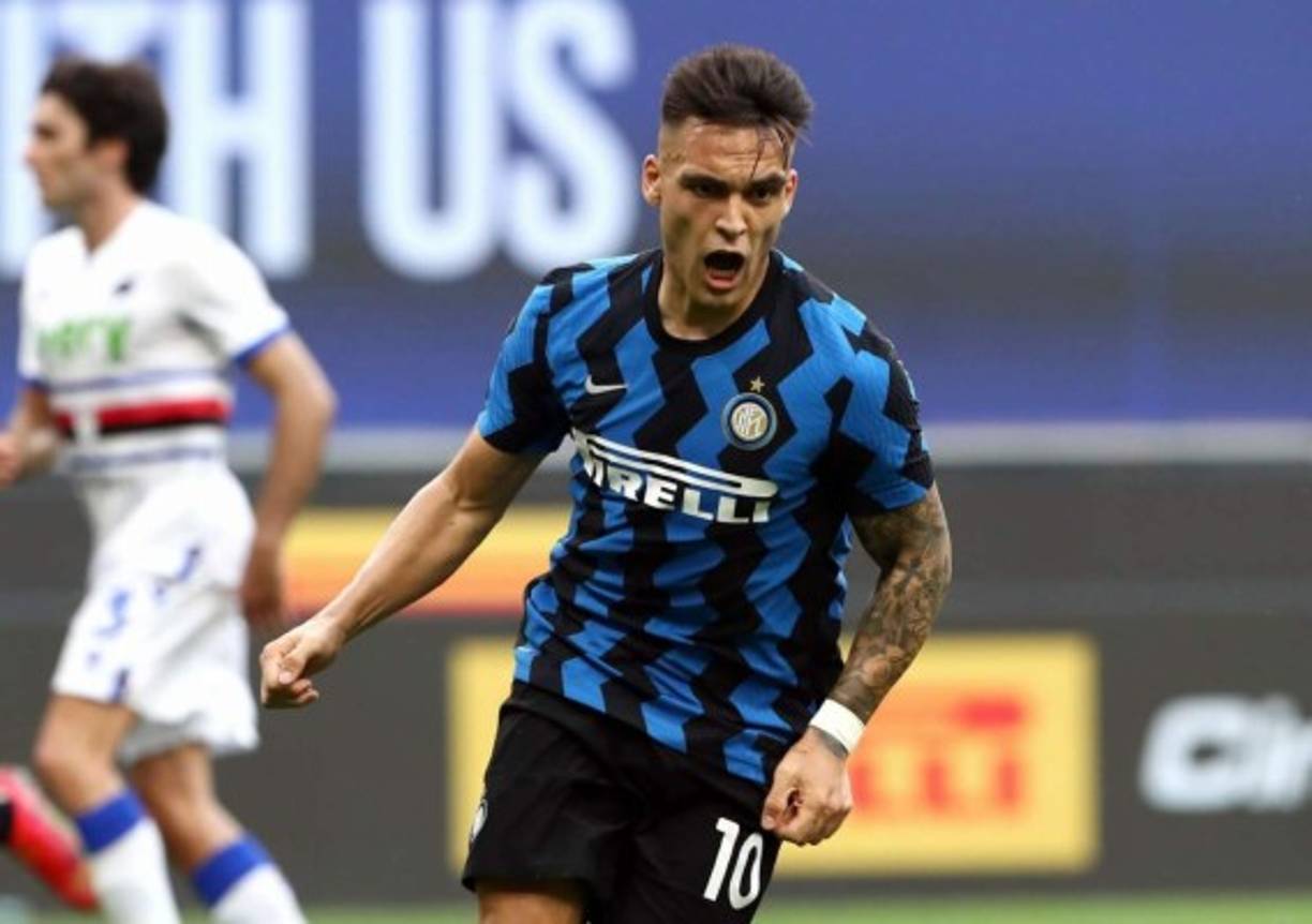 Según informa el reconocido periodista italiano Fabrizio Romano, el Inter de Milán habría programado una reunión con el agente del delantero argentino Lautaro Martínez para tratar la continuidad del punta en el cuadro 'neroazzurro'. La negociación será para renovar hasta 2026.<br/><br/>“No se va del Inter, a pesar de las propuestas de los clubes ingleses. Está feliz en el Inter y le encanta el club”, aseguró el representante del goleador.