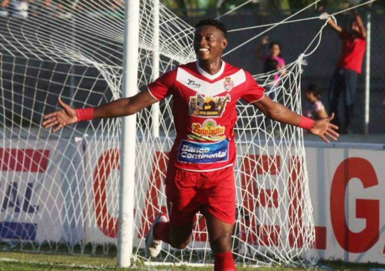 El delantero hondureño Henry Martínez se ha convertido en nuevo fichaje del Honduras Progreso procedente de la Real Sociedad. Firmó por dos años.