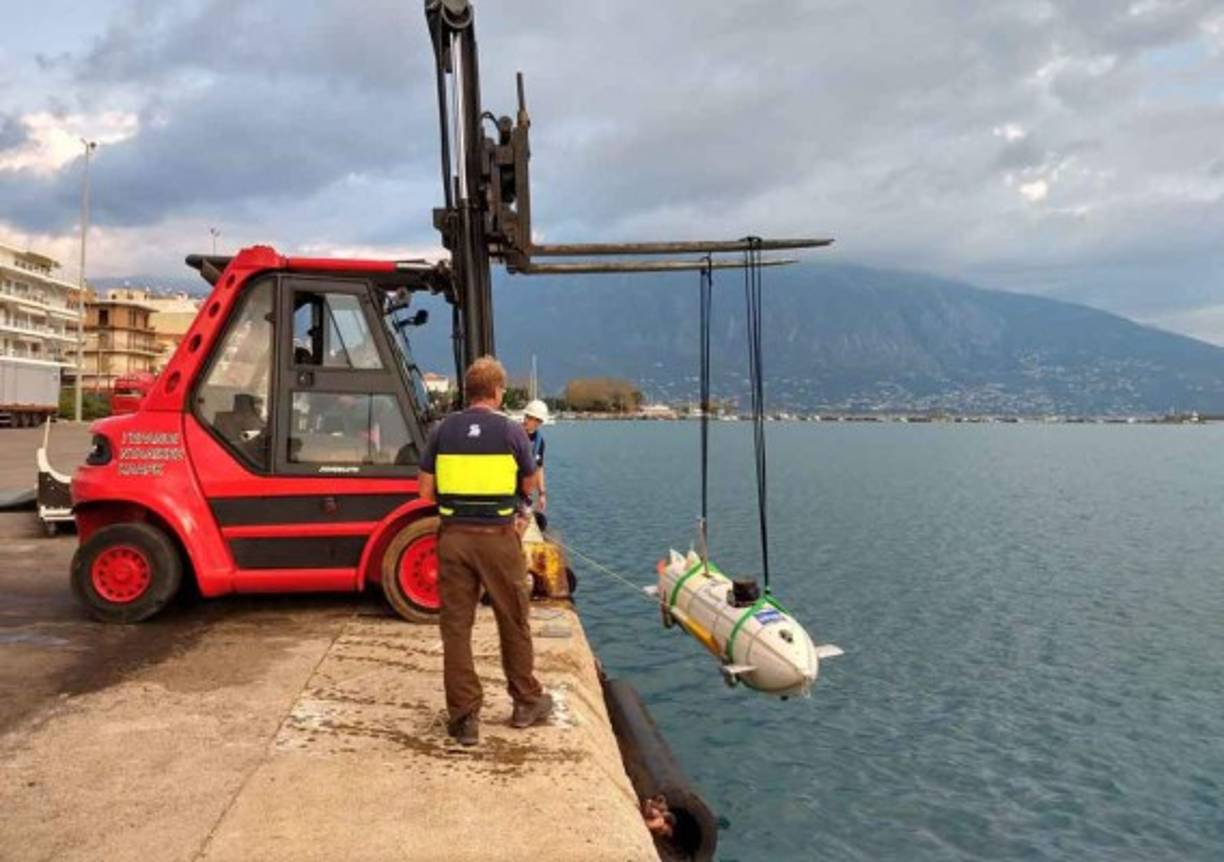 En 2001, por ejemplo, el equipo dirigido por Mearns halló el HMS Hood, un buque de guerra británico que había sido hundido por los alemanes en 1941, causando la muerte de 1.415 hombres a bordo. El navío estaba en una zona del mar entre las costas de Groenlandia y las de Islandia.<br/>