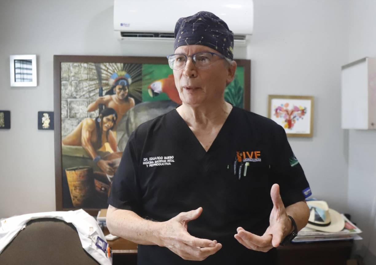 El científico Eduardo Bueso explicó que el diagnóstico genético preimplantacional permite obtener embriones con una composición cromosómica normal sin invadir el embrión y recolectando el ADN embrionario, a partir del cuarto día de su desarrollo “in vitro”.