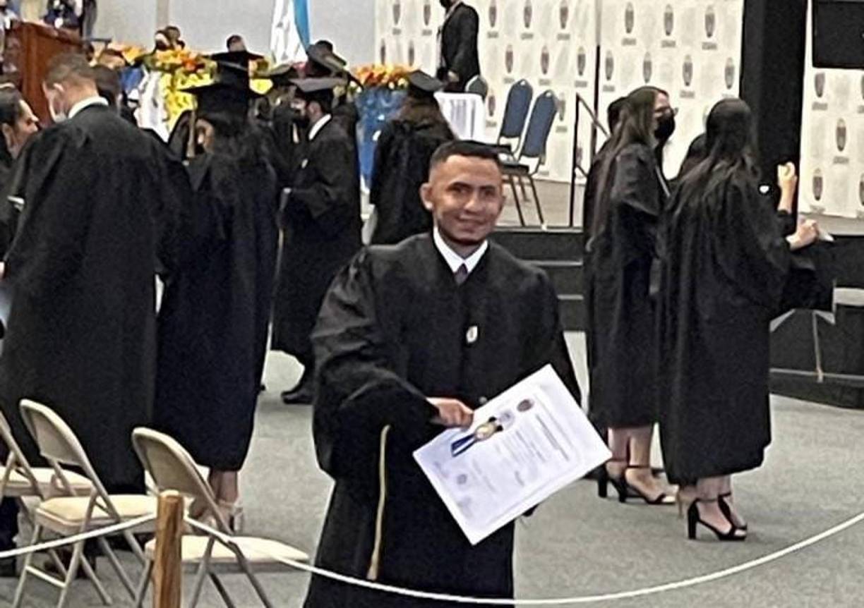 César tenía un futuro por delante. En junio de 2022, se graduó como abogado en la Universidad Nacional Autónoma de Honduras (Unah).