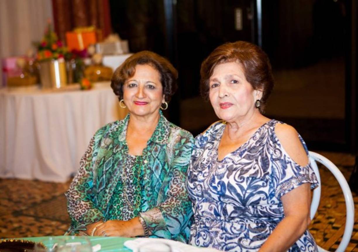 Mary Handal y Cecilia Kafati.