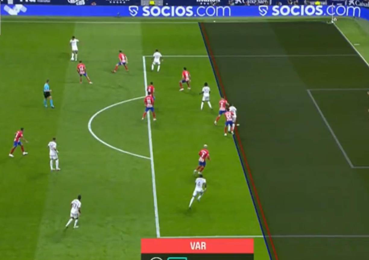 Corría el minuto 44 de partido y se le anuló un gol al Real Madrid ante el Atlético de Madrid. El colegiado interpretó en la jugada que Rüdiger interrumpió el avance de Mario Hermoso para impedir la llegada del ataque madridista.