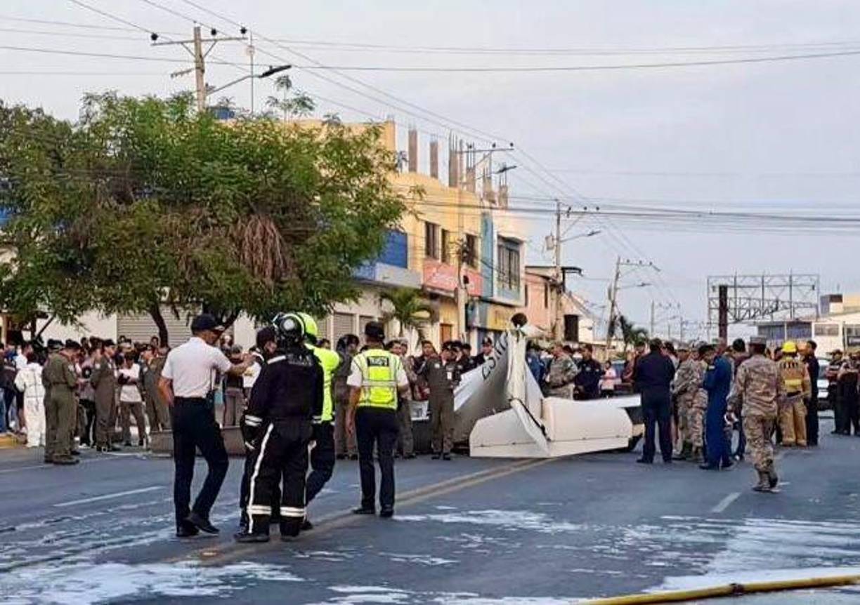 La avioneta tenía la identificación ‘DA 20C1 FAE-1064’, y pertenecía a la Escuela Superior Militar de Aviación ‘Cosme Rennella Barbatto’ (ESMA). 