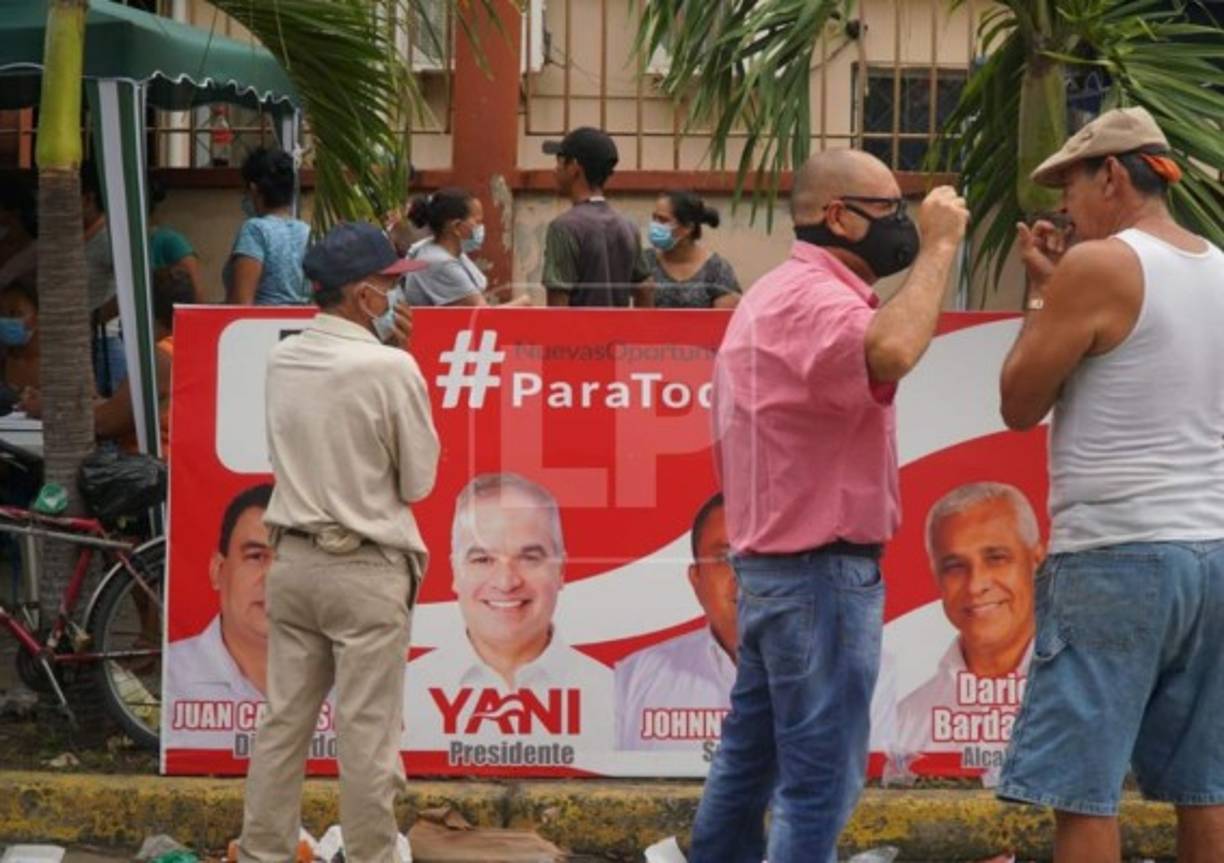 San Pedro Sula respira, por tradición, con intensidad los comicios electorales primarios. En los centros de votación más concurridos y tradicionales, contingentes de campaña de los partidos ya instalaron sus minicentros logísticos.