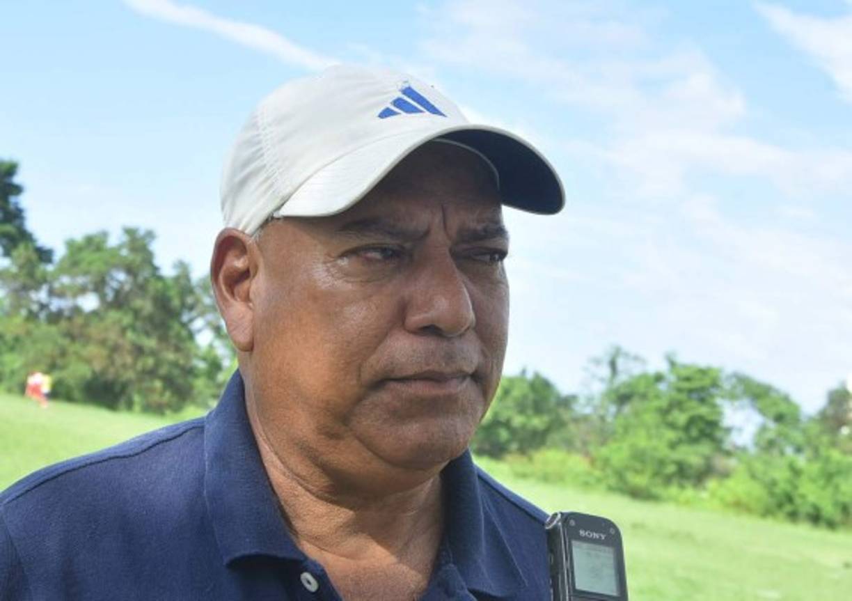 David Fúnez: Increíble pero cierto. Tras haber sido separado del banquillo del Vida, el entrenador se ha presentado a los entrenamientos del club y señala que todavía tiene contrato por un año con la institución y por eso se presenta. 'La directiva me separó sin ninguna explicación, creo que merezco un poco de respeto, hoy llego porque tengo contrato con el equipo y si no me pagan no firmaré el finiquito', amenazó.