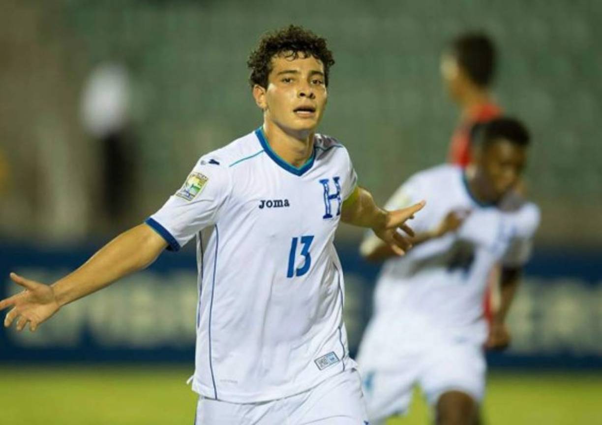 Jhow Benavídez es un futbolista de calidad en el medio del campó y su equipo actual es el Real España. De los más talentosos del combinado catracho.