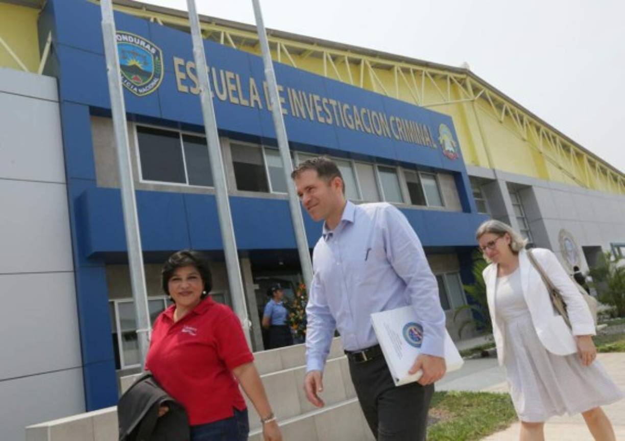 Además de contribuir al mejoramiento en las áreas de inteligencia policial, investigación criminal e informática.<br/>