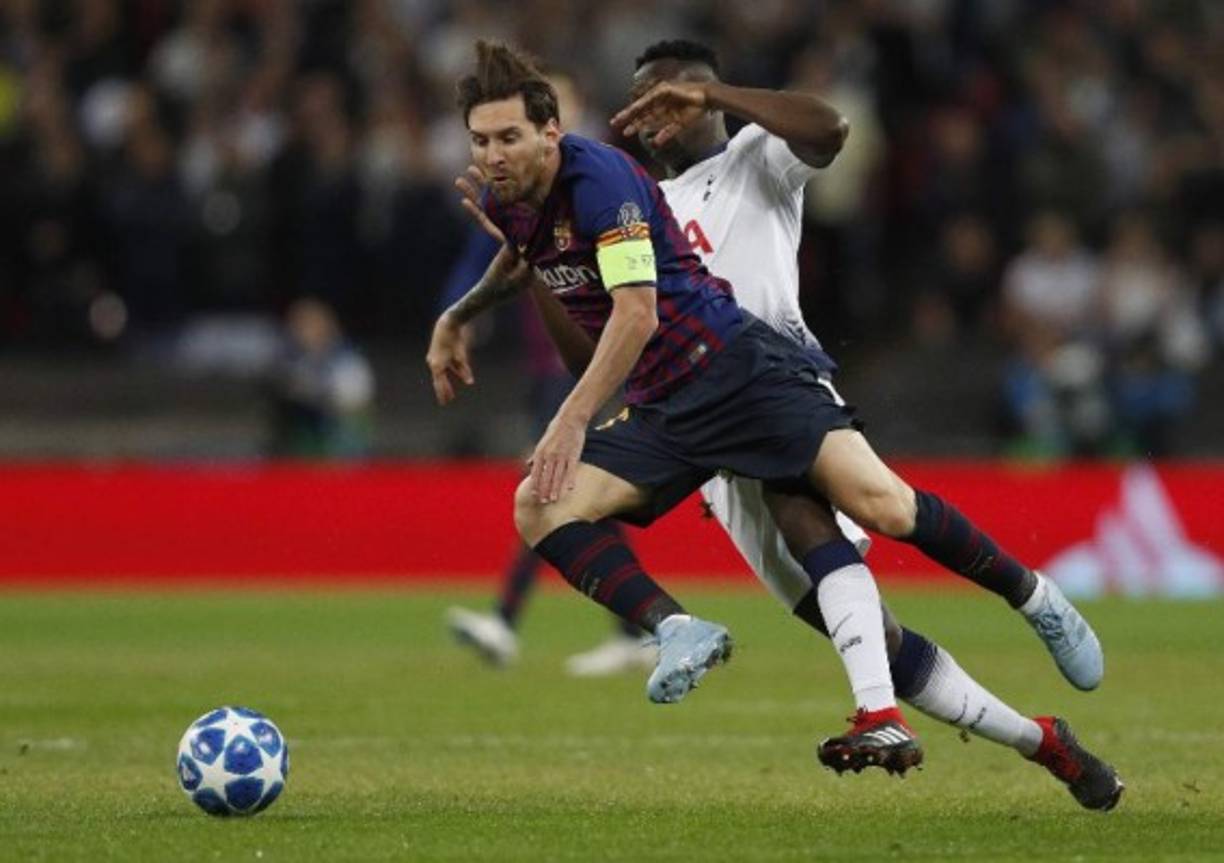 (FILES) In this file photo taken on March 30, 2019 A picture shows a general view of the interior of the new Tottenham Hotspur Stadium ahead of the Legends football match between Spurs Legends and Inter Forever, the second and final test event for the new stadium in London, on March 30, 2019. - Tottenham throw open the doors of their new 62,000-capacity stadium on April 3, 2019, hoping it will give them the financial firepower to compete with the Premier League and European elite. (Photo by Daniel LEAL-OLIVAS / AFP)