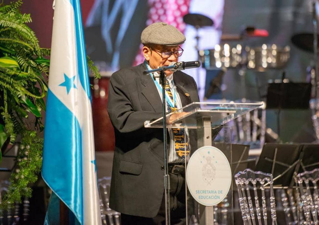 Camilo Corea es fundador de la Orquesta Sinfónica “Cuerdas &amp; Bronce” y se llevó el premio Nacional de Arte Pablo Zelaya Sierra.