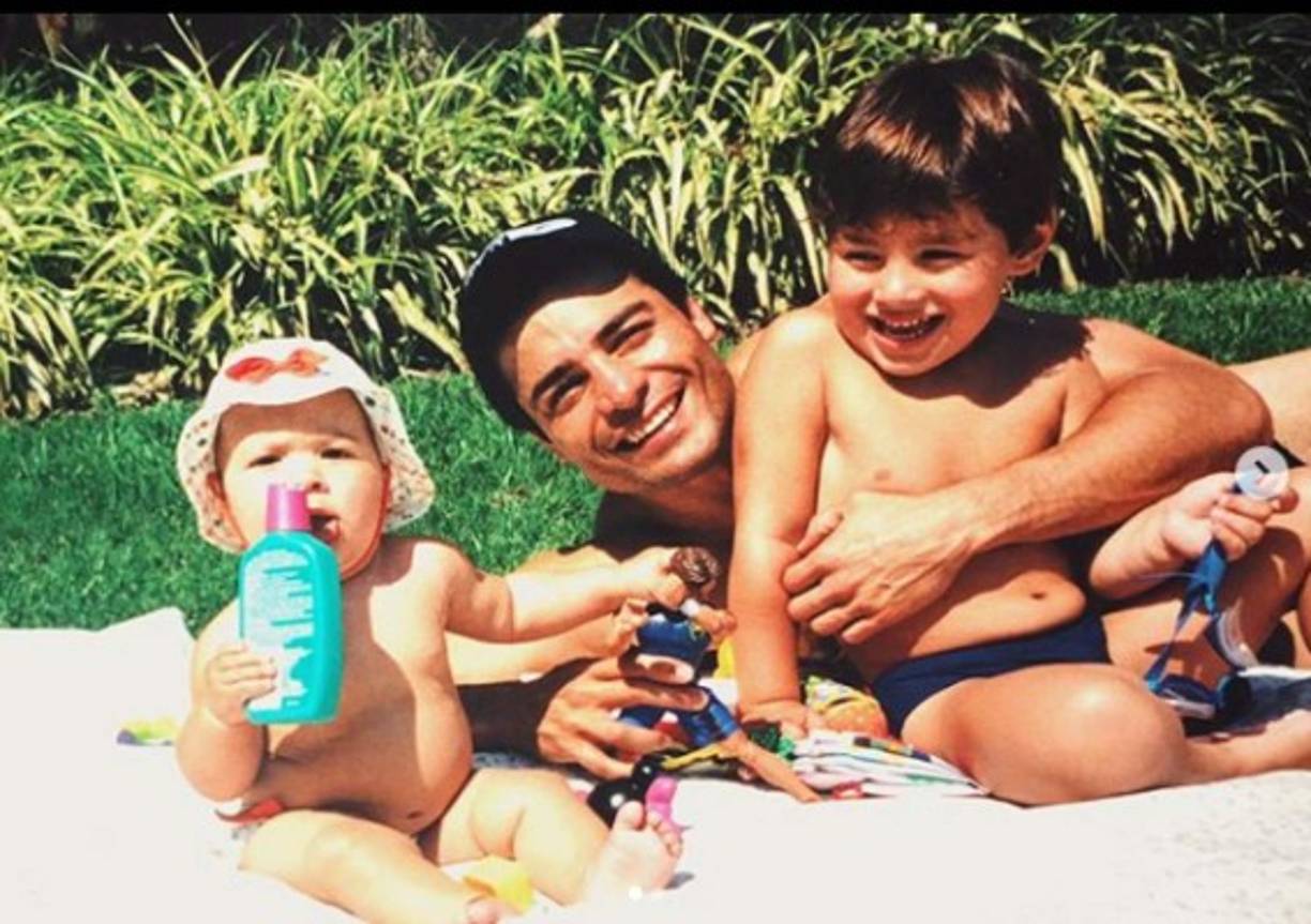 Elmer Figueroa Arce, mejor conocido como Chayanne, se convirtió en padre por primera vez en 1997, uno de sus mayores logros como lo ha revelado en entrevistas para medios internacionales.