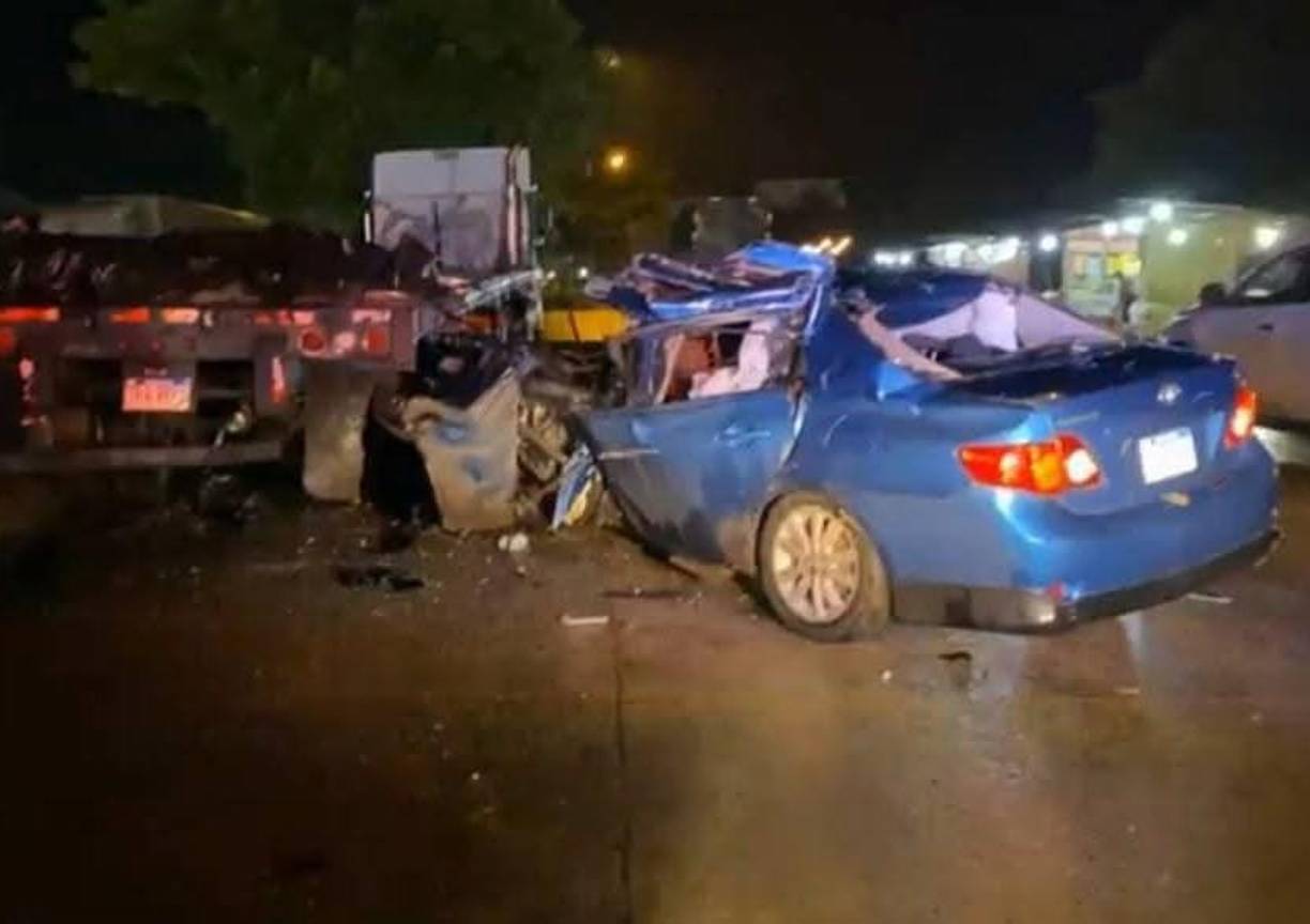 El trágico percance vial se suscitó a la altura de la colonia La Democracia, en la trocha vial que dirige hacia San Pedro Sula. 