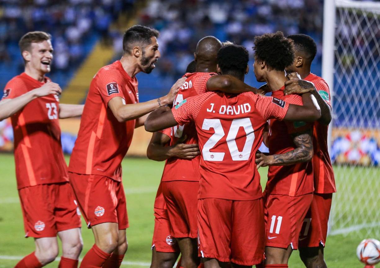 La celebración de los canadienses tras el autogol de Denil Maldonado.