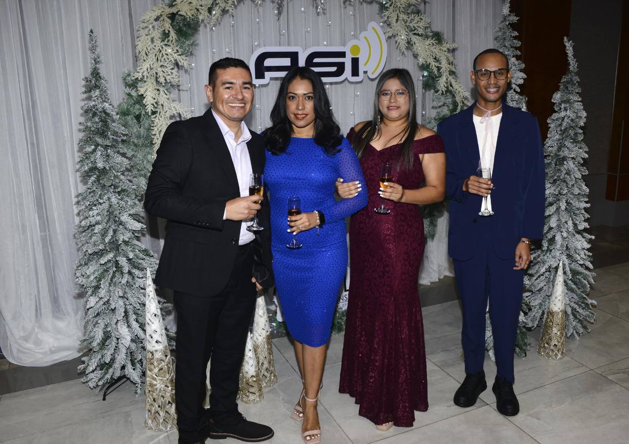 Óscar Mejía, Elsy Rivera, Kattya Oseguera y Mauricio Hernández.