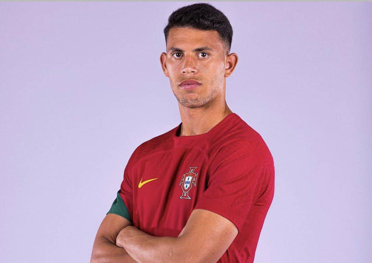 El Wolverhampton ha rechazado la oferta del Manchester City de 55 millones de euros por el fichaje de Matheus Nunes como sustituto de Kevin De Bruyne , que estará entre tres y cuatro meses de baja, sin embargo, los Wolves podrían acceder finalmente al traspaso si aumentan su propuesta debido a las dificultades económicas que atraviesan.