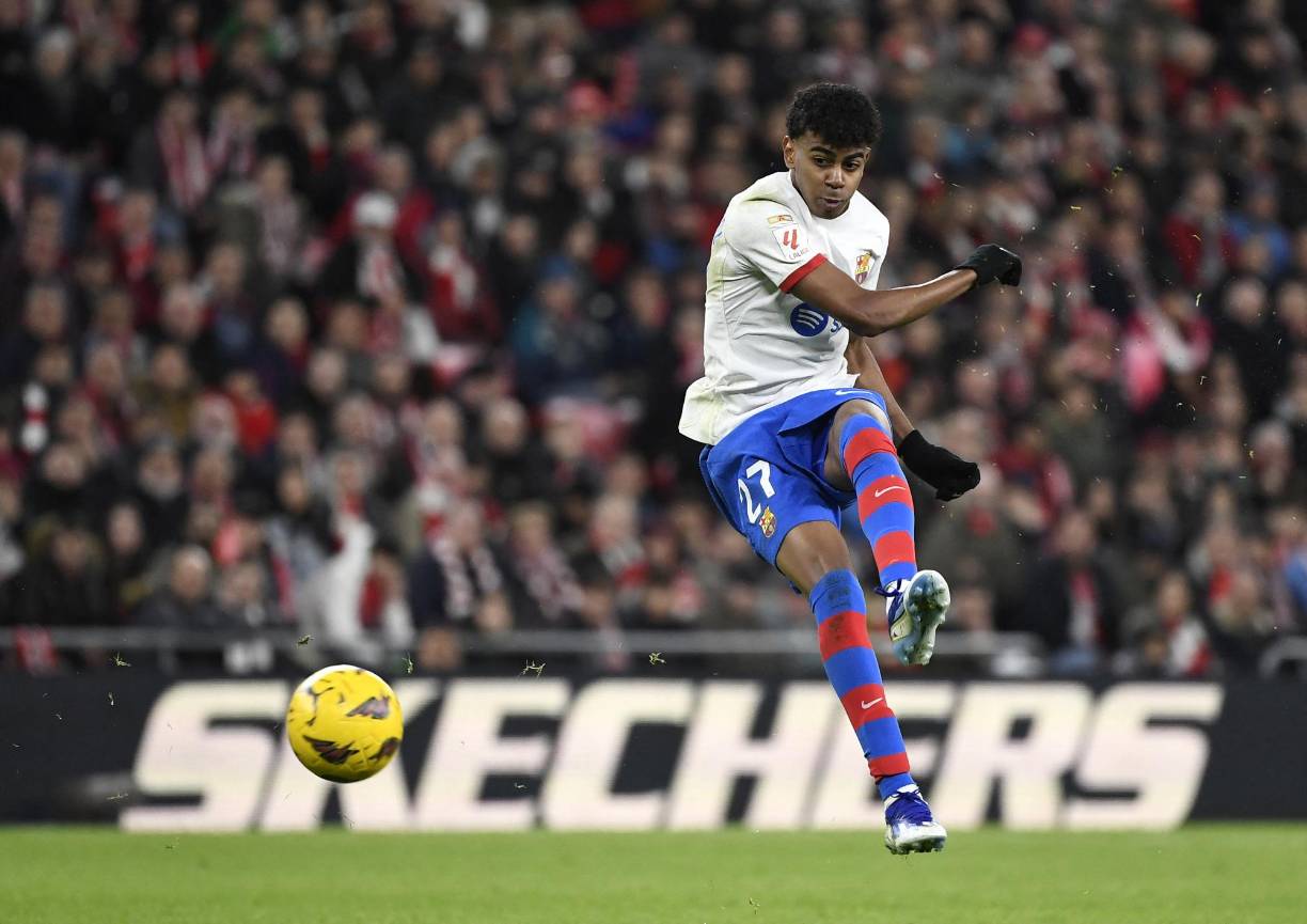 Yamal, ha llamado la atención de todo el mundo del fútbol por su gran talento que despliega en los partidos del FC Barcelona. 