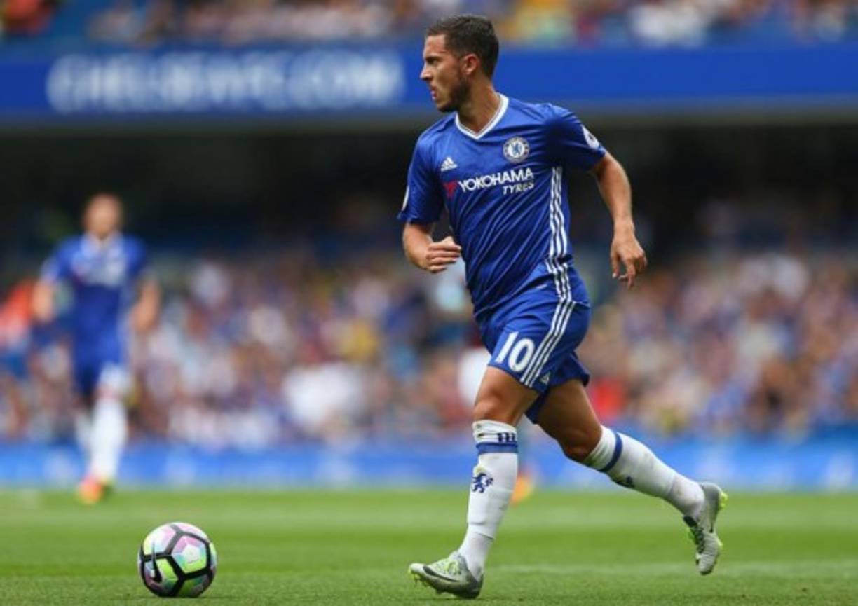 A Hazard el alemán Michael Ballack le ha recomendado no salir del Chelsea por la presión que hay en Real Madrid. 'Podría no tener la capacidad mental para competir con los grandes egos del Real Madrid', señaló.