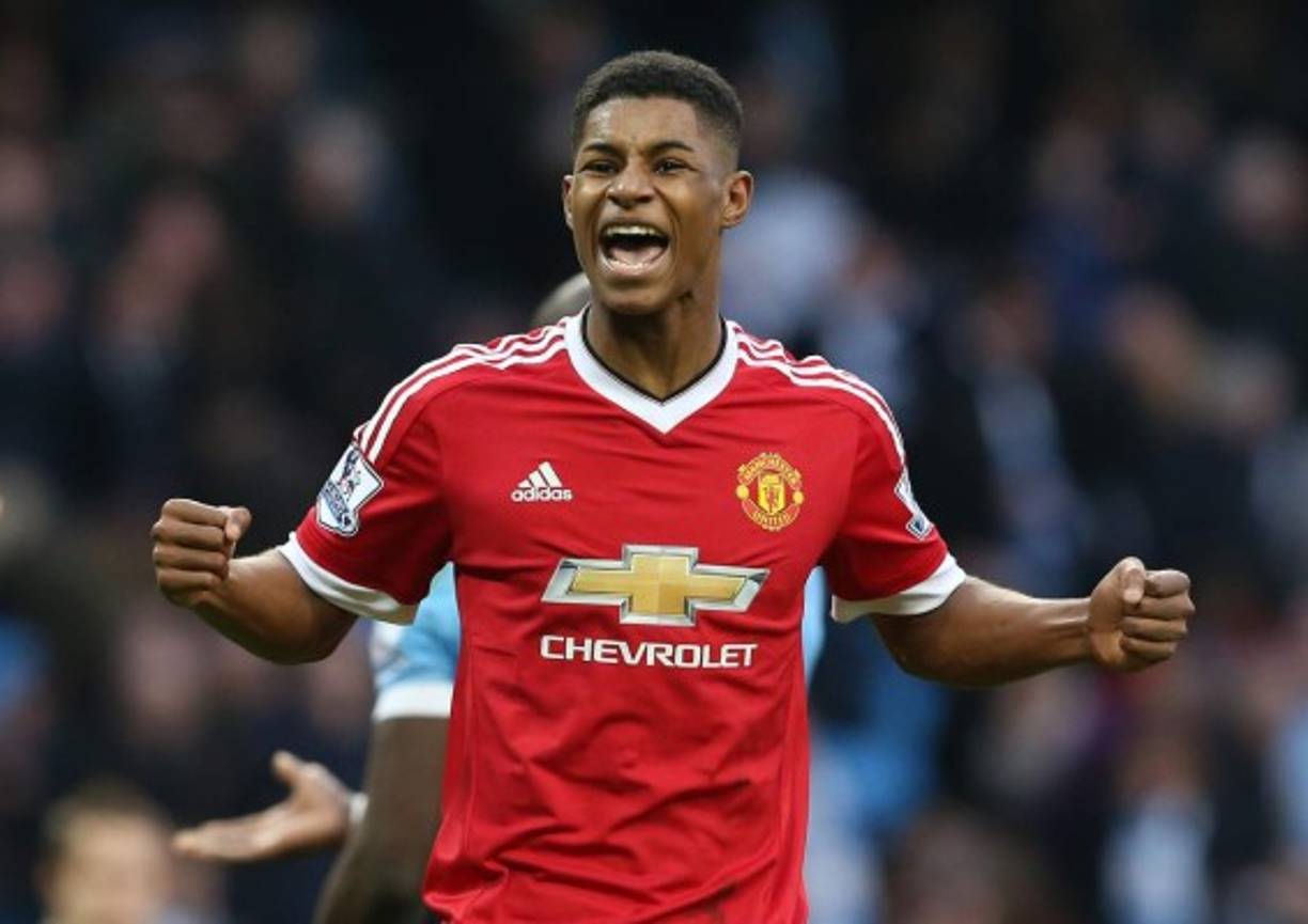 El diario The Sun cuenta que el delantero del Manchester United, Marcus Rashford, está en la lista de futuribles del Real Madrid. Se trata de un jugador con una gran proyección y que no está teniendo los minutos que desearía en el conjunto de Mourinho. Si el Madrid se decide a ficharlo vendría a suplir la posible baja de Álvaro Morata.